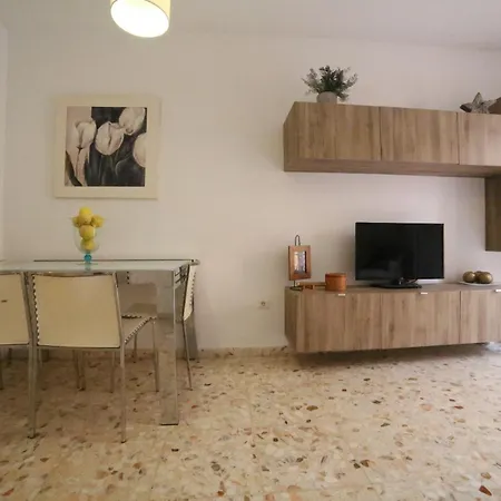 Apartment Luchana 15 *